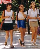 Beskrivelse: Unge Bulgarske piger i 60'er look